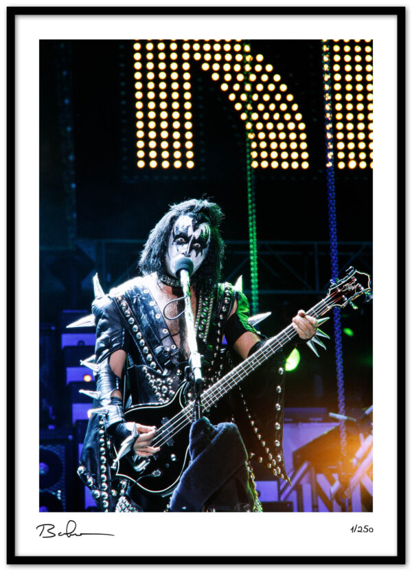 Kiss-10