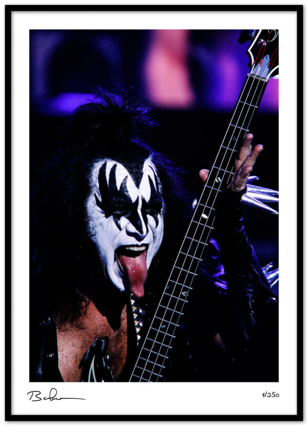 Kiss-16